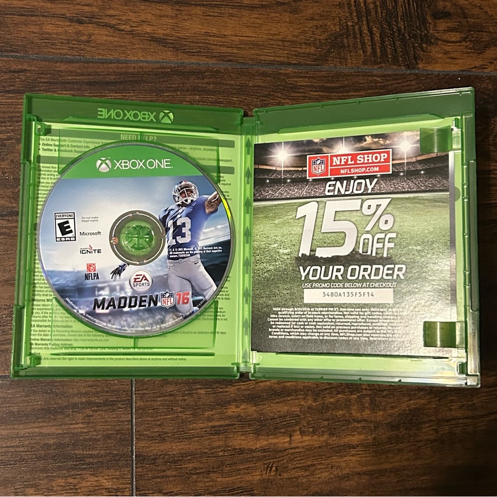 Xbox One Game Bundle - Picture 3 of 7